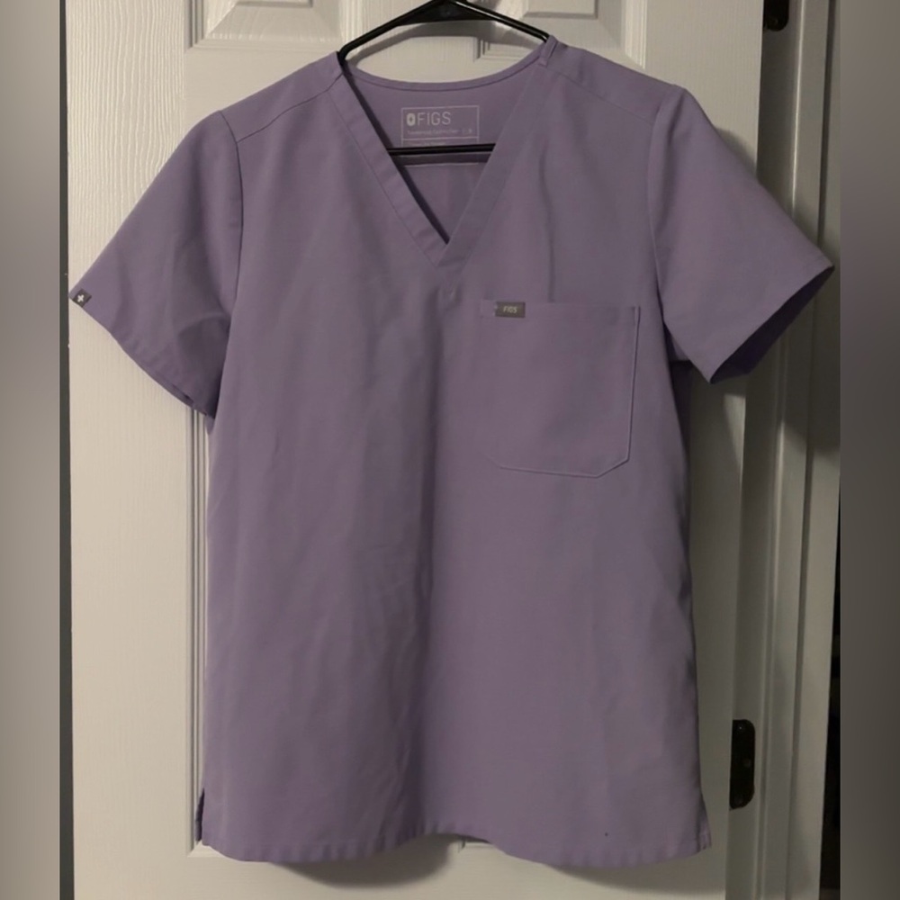 Figs Lavender Dew Catarina Scrub Top
